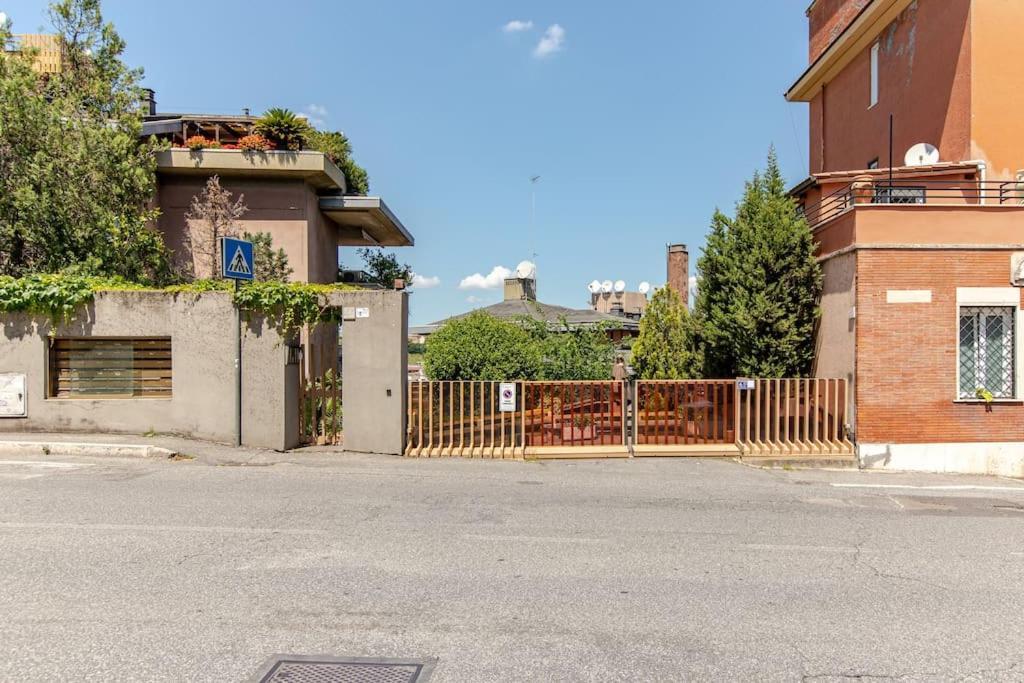 Musei Vaticani - Bilocale Con Terrazza Nel Verde Roma Exterior foto